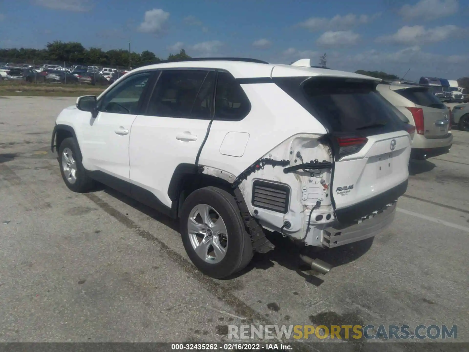 3 Photograph of a damaged car 2T3W1RFV5LW062654 TOYOTA RAV4 2020