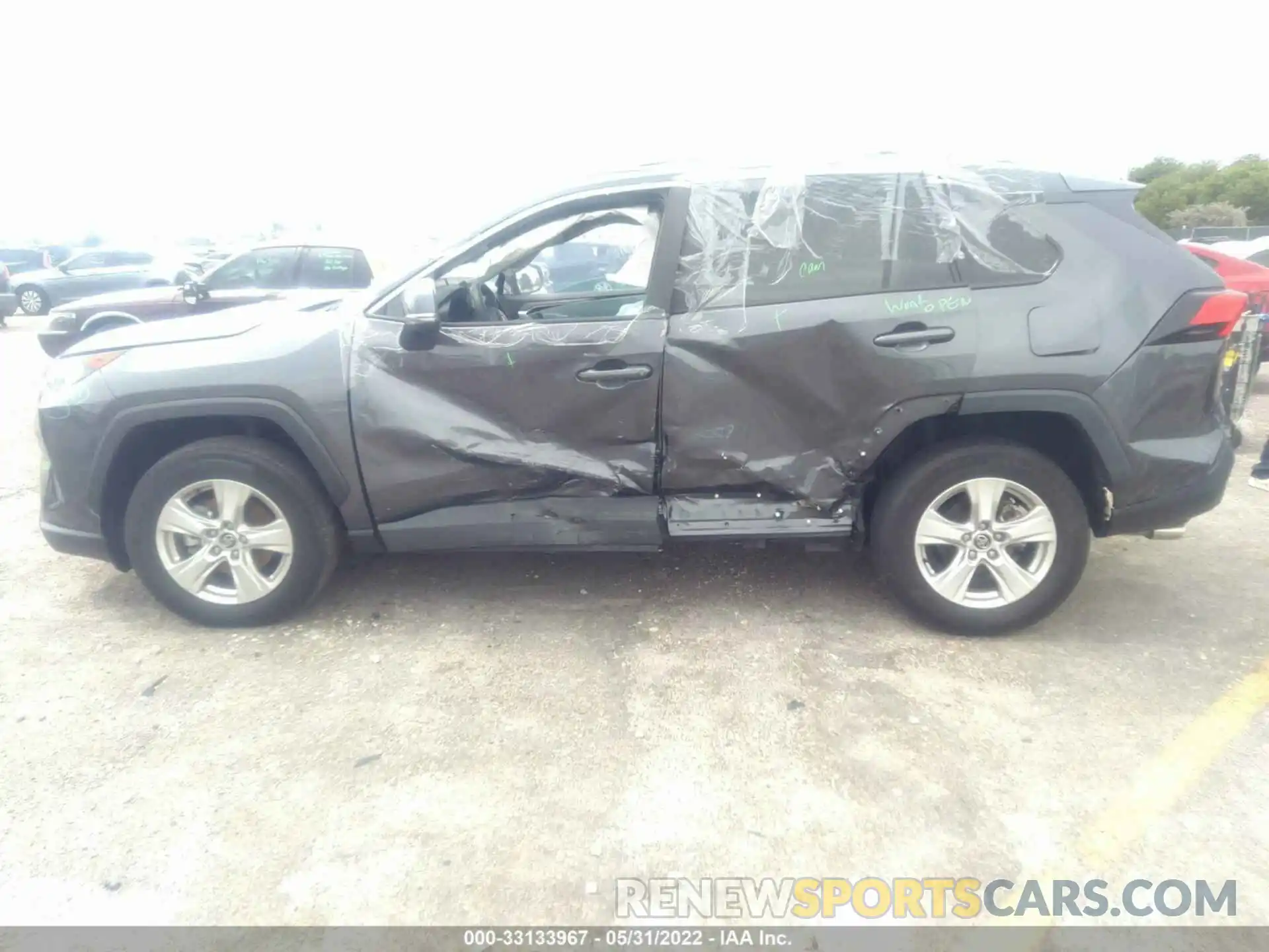 6 Photograph of a damaged car 2T3W1RFV5LW066428 TOYOTA RAV4 2020