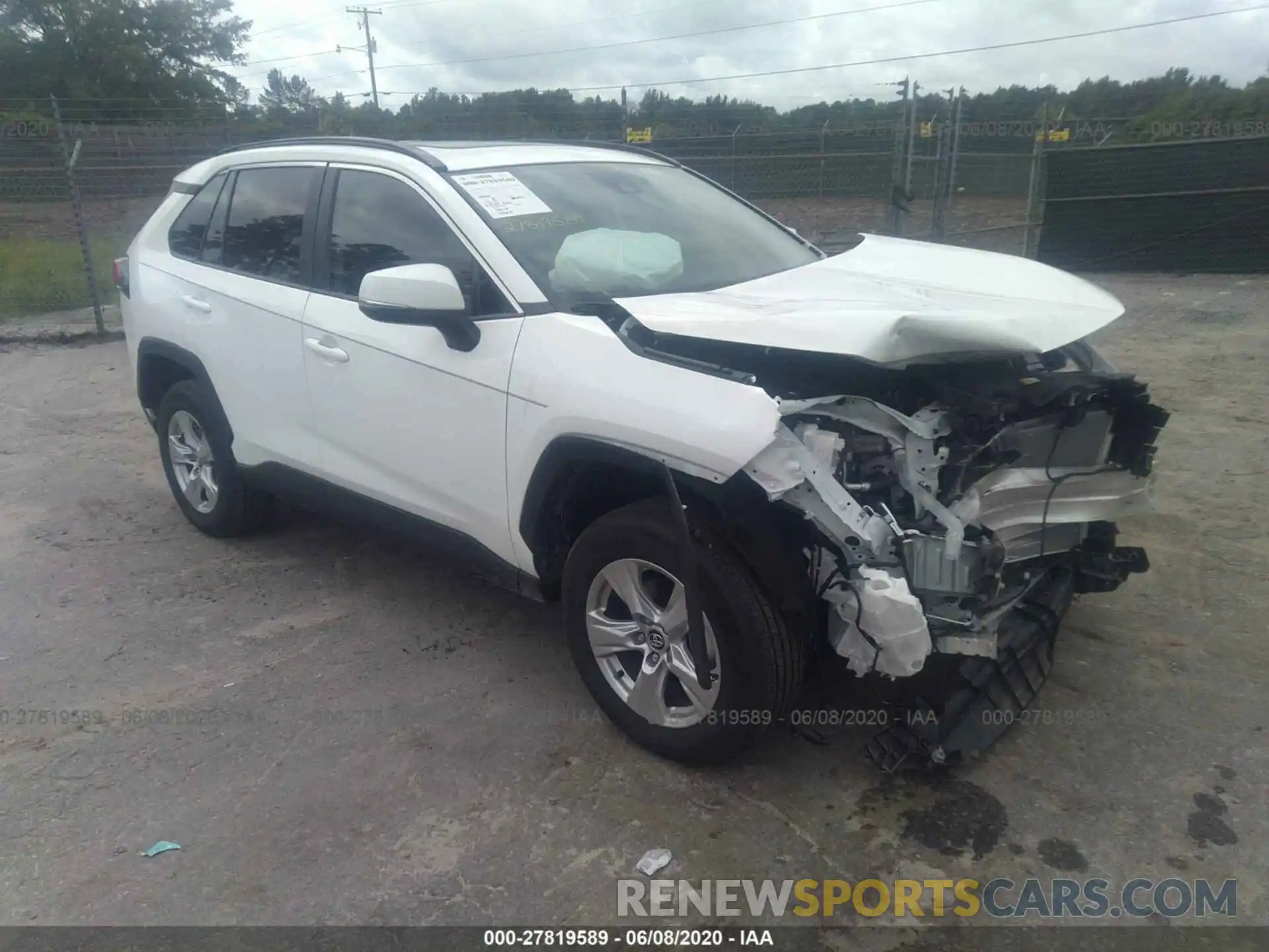 1 Photograph of a damaged car 2T3W1RFV5LW066512 TOYOTA RAV4 2020