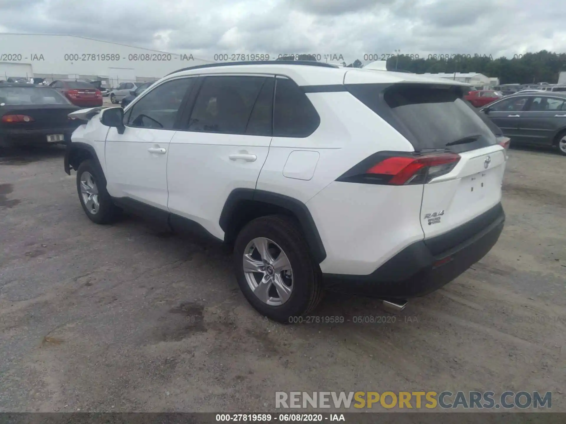 3 Photograph of a damaged car 2T3W1RFV5LW066512 TOYOTA RAV4 2020