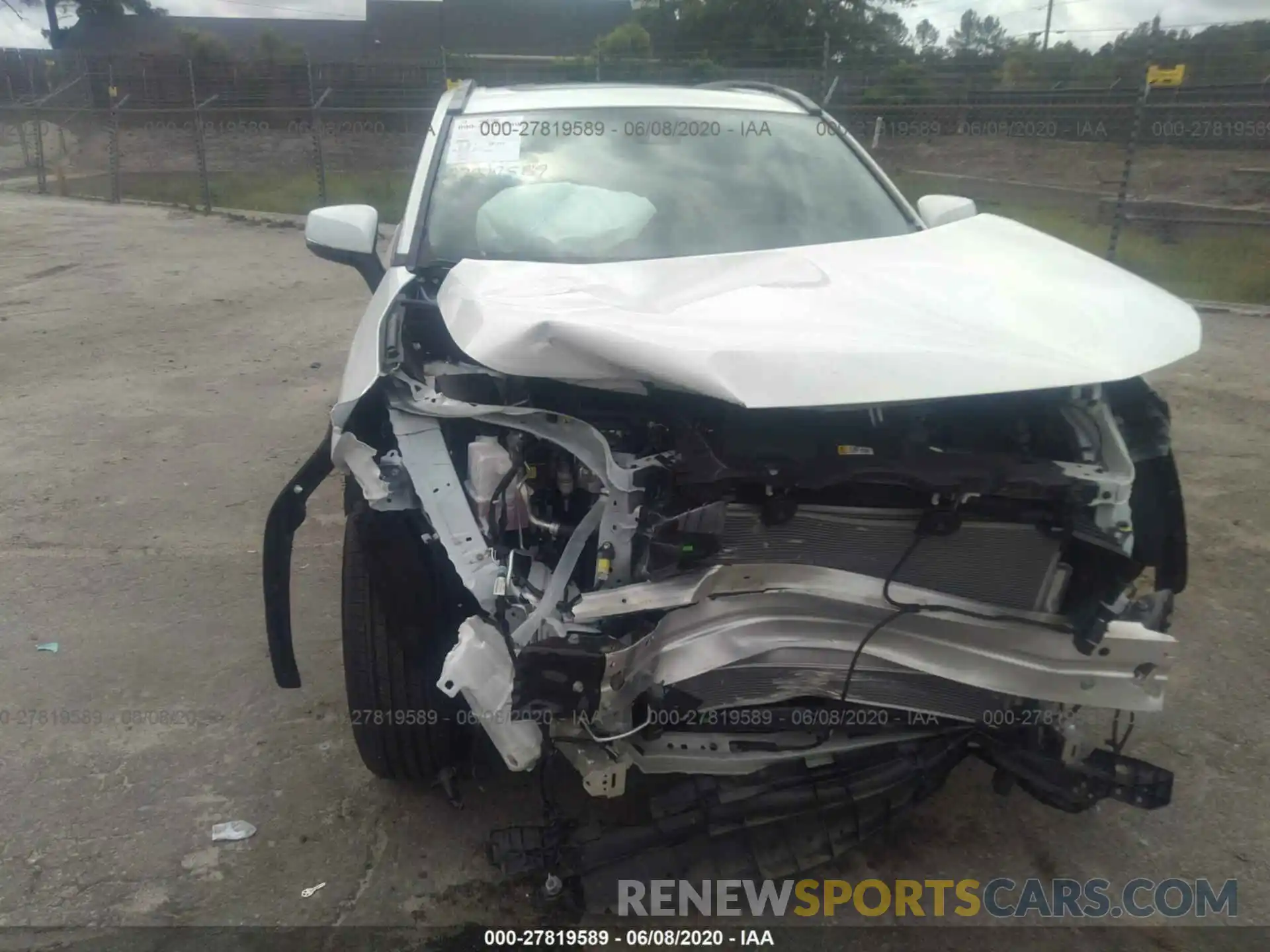 6 Photograph of a damaged car 2T3W1RFV5LW066512 TOYOTA RAV4 2020