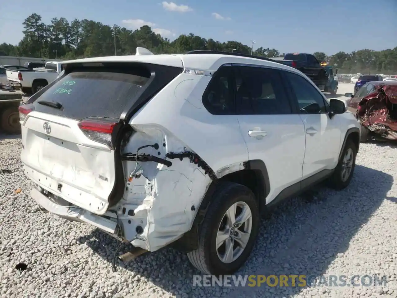 4 Photograph of a damaged car 2T3W1RFV5LW066929 TOYOTA RAV4 2020