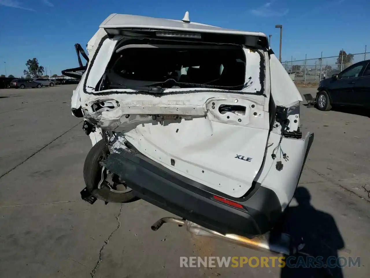 6 Photograph of a damaged car 2T3W1RFV5LW079244 TOYOTA RAV4 2020