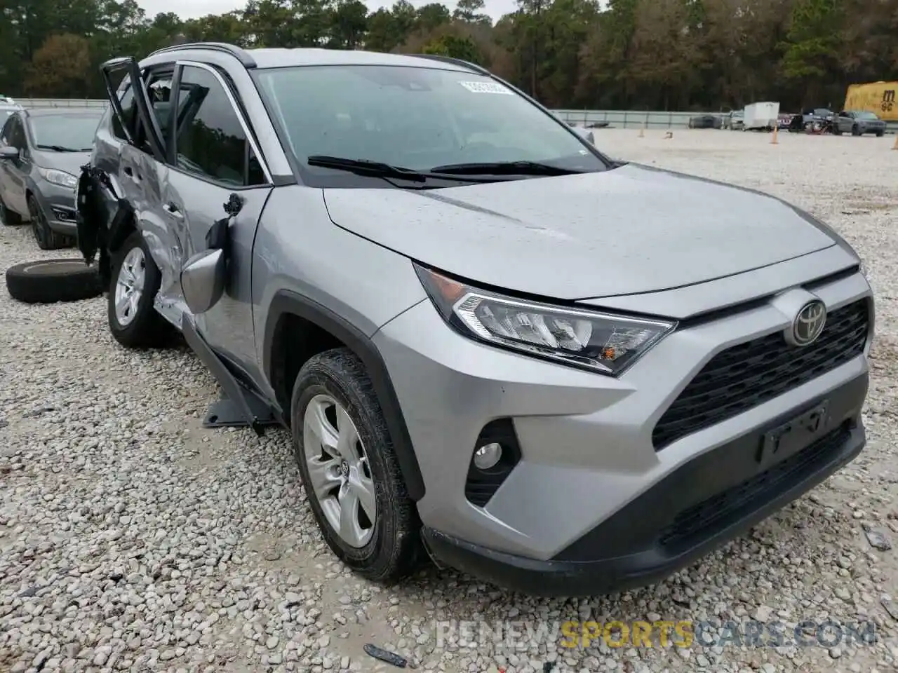 1 Photograph of a damaged car 2T3W1RFV5LW083682 TOYOTA RAV4 2020