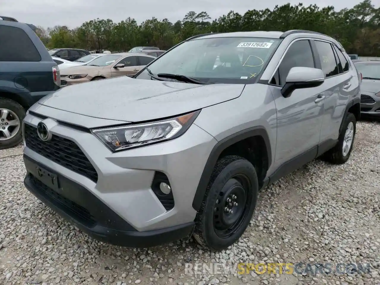 2 Photograph of a damaged car 2T3W1RFV5LW083682 TOYOTA RAV4 2020