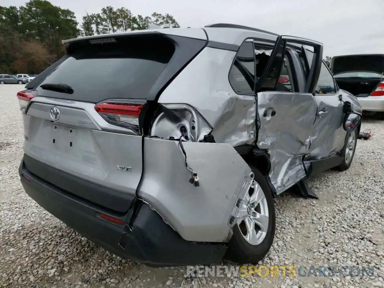 4 Photograph of a damaged car 2T3W1RFV5LW083682 TOYOTA RAV4 2020