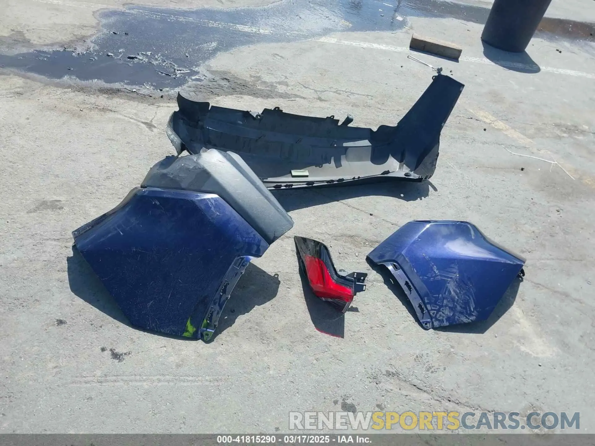 12 Photograph of a damaged car 2T3W1RFV5LW101565 TOYOTA RAV4 2020