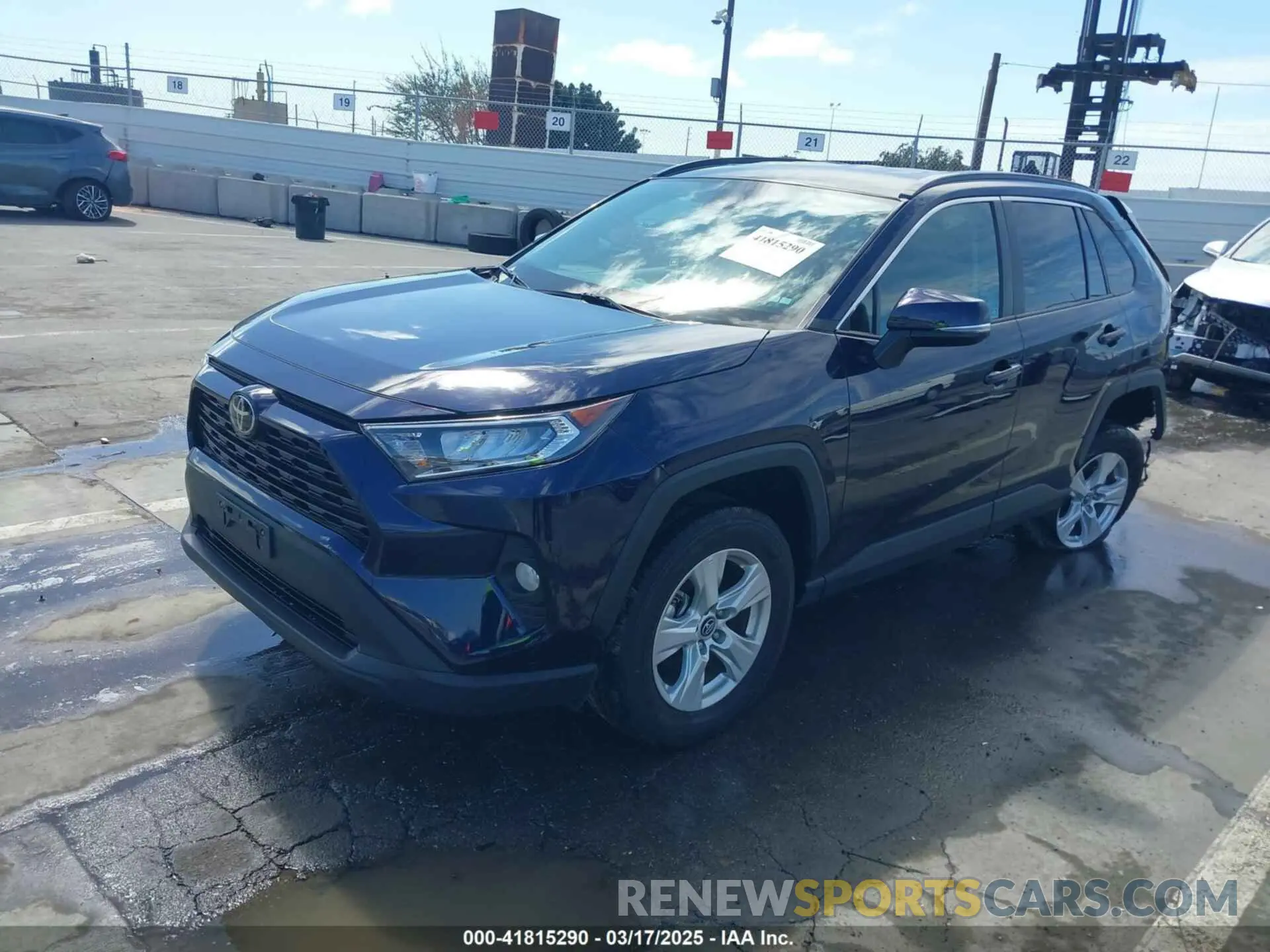 2 Photograph of a damaged car 2T3W1RFV5LW101565 TOYOTA RAV4 2020