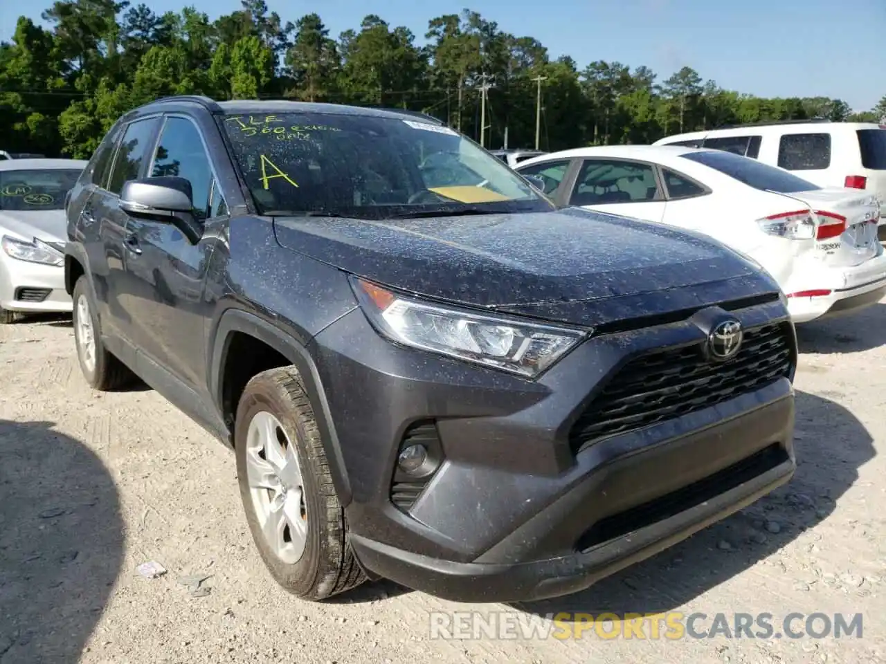 1 Photograph of a damaged car 2T3W1RFV5LW101792 TOYOTA RAV4 2020