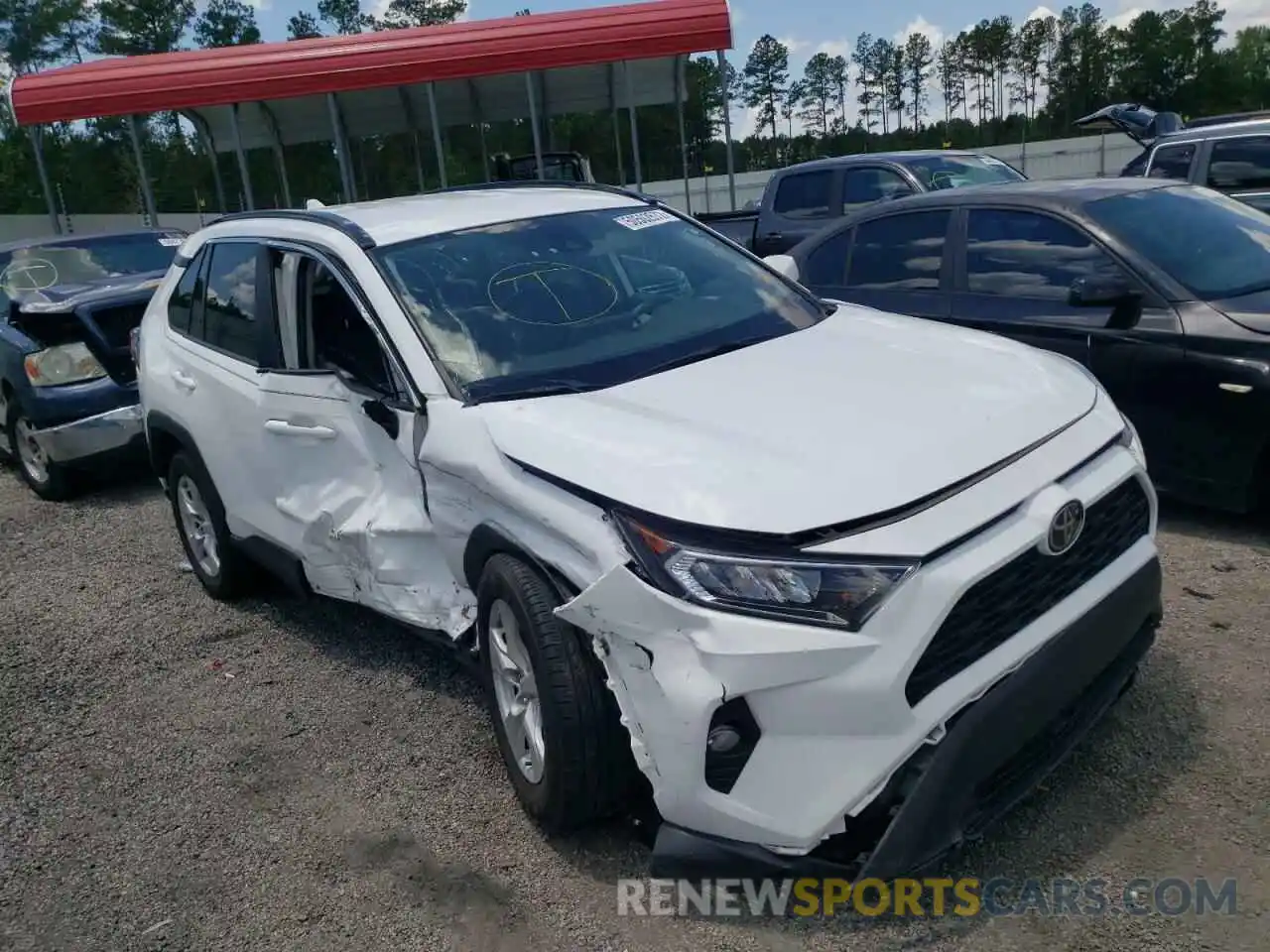 1 Photograph of a damaged car 2T3W1RFV6LC043323 TOYOTA RAV4 2020