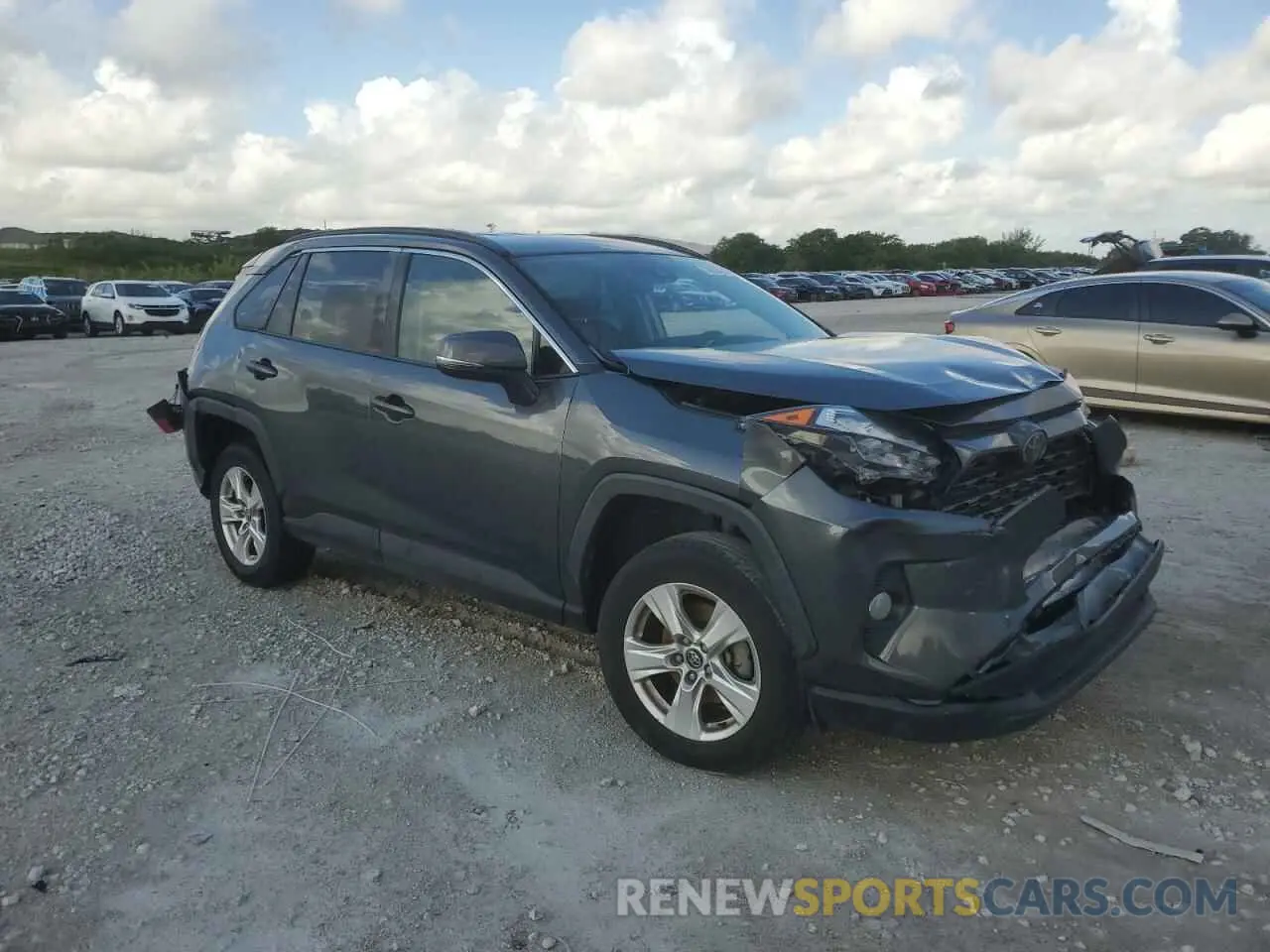 4 Photograph of a damaged car 2T3W1RFV6LC044438 TOYOTA RAV4 2020