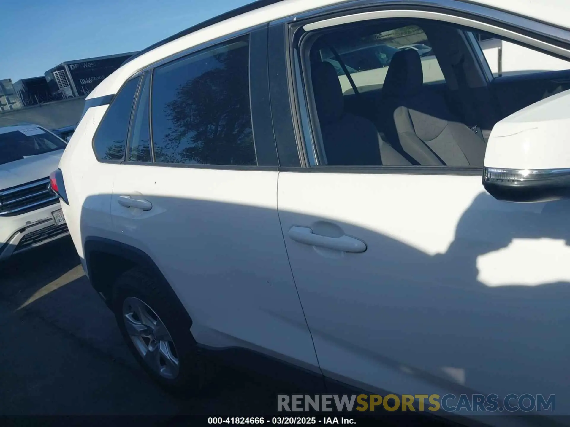 14 Photograph of a damaged car 2T3W1RFV6LC055116 TOYOTA RAV4 2020