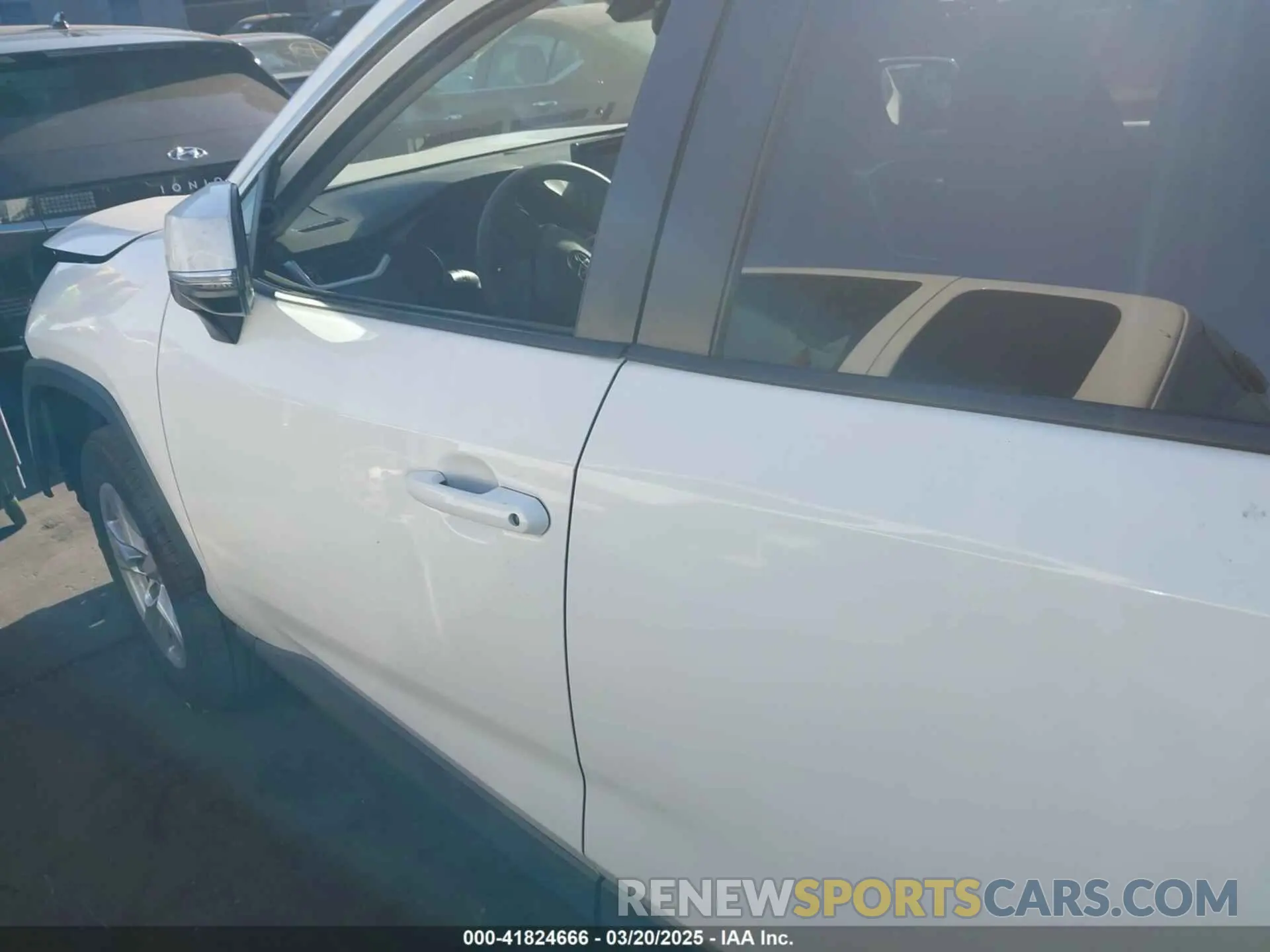 15 Photograph of a damaged car 2T3W1RFV6LC055116 TOYOTA RAV4 2020