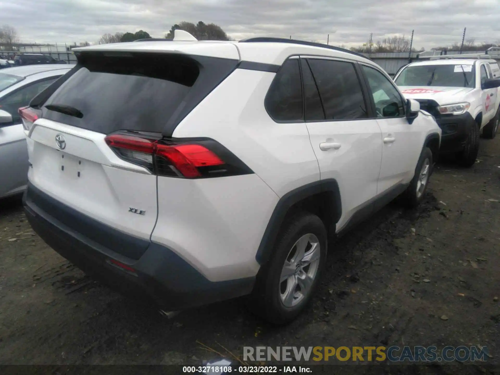 4 Photograph of a damaged car 2T3W1RFV6LC058873 TOYOTA RAV4 2020