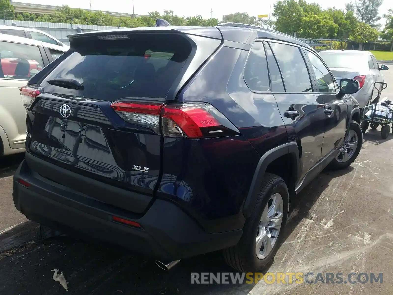 4 Photograph of a damaged car 2T3W1RFV6LC065175 TOYOTA RAV4 2020