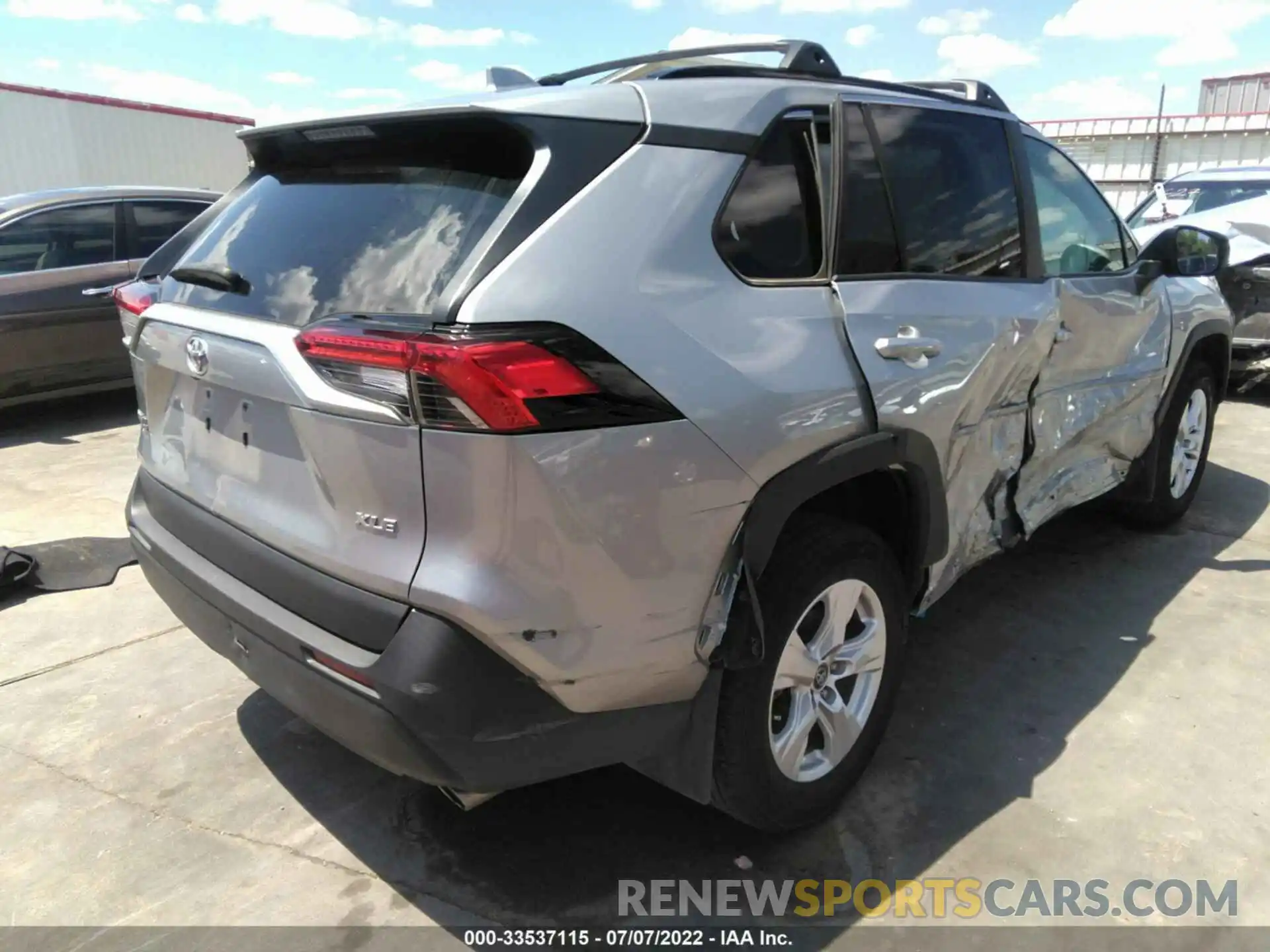 4 Photograph of a damaged car 2T3W1RFV6LC066519 TOYOTA RAV4 2020