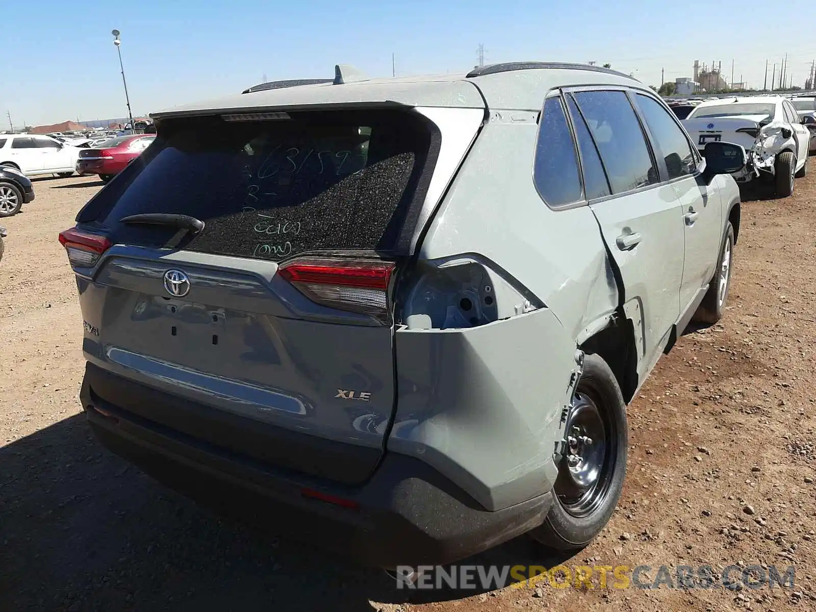 4 Photograph of a damaged car 2T3W1RFV6LC070926 TOYOTA RAV4 2020