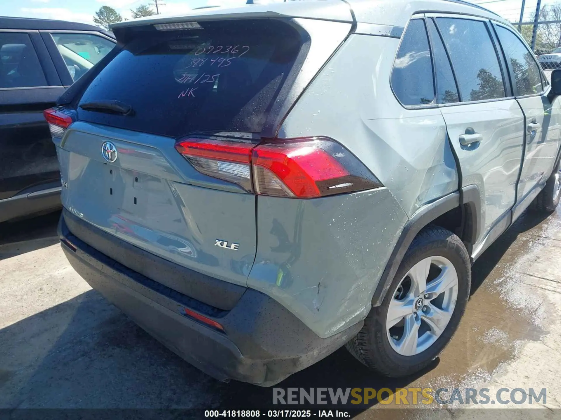 17 Photograph of a damaged car 2T3W1RFV6LC072367 TOYOTA RAV4 2020