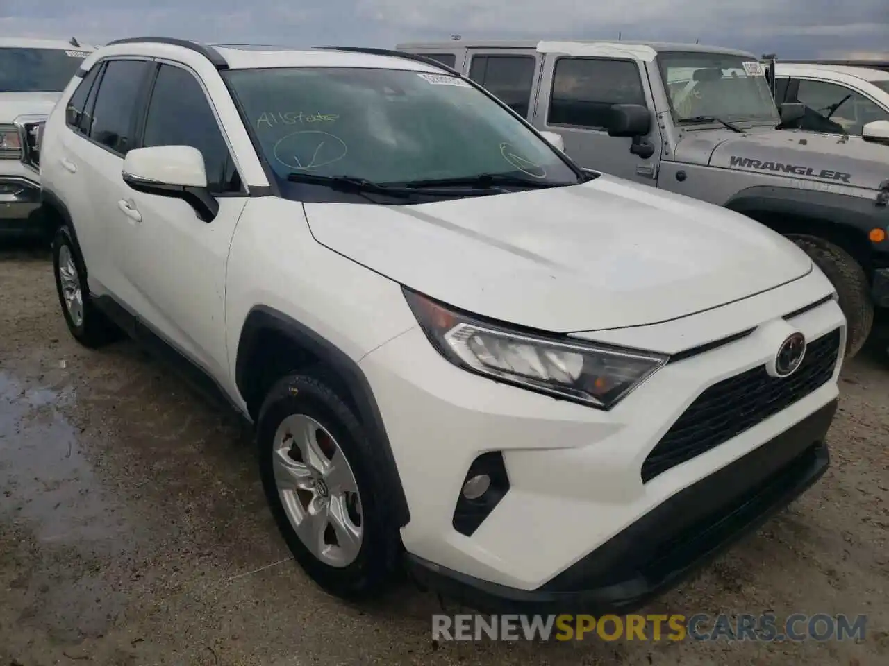 1 Photograph of a damaged car 2T3W1RFV6LC077018 TOYOTA RAV4 2020