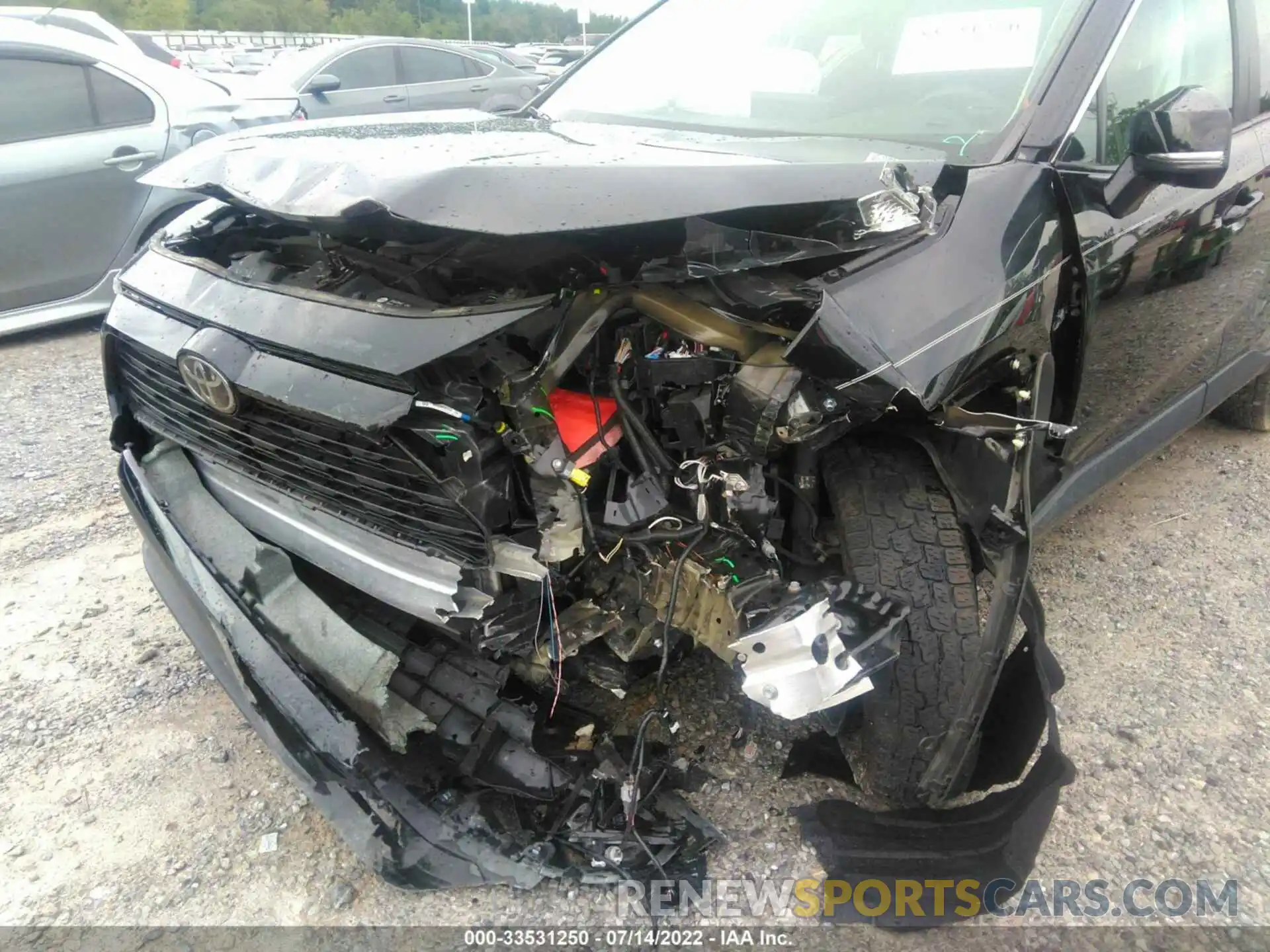 6 Photograph of a damaged car 2T3W1RFV6LC077178 TOYOTA RAV4 2020