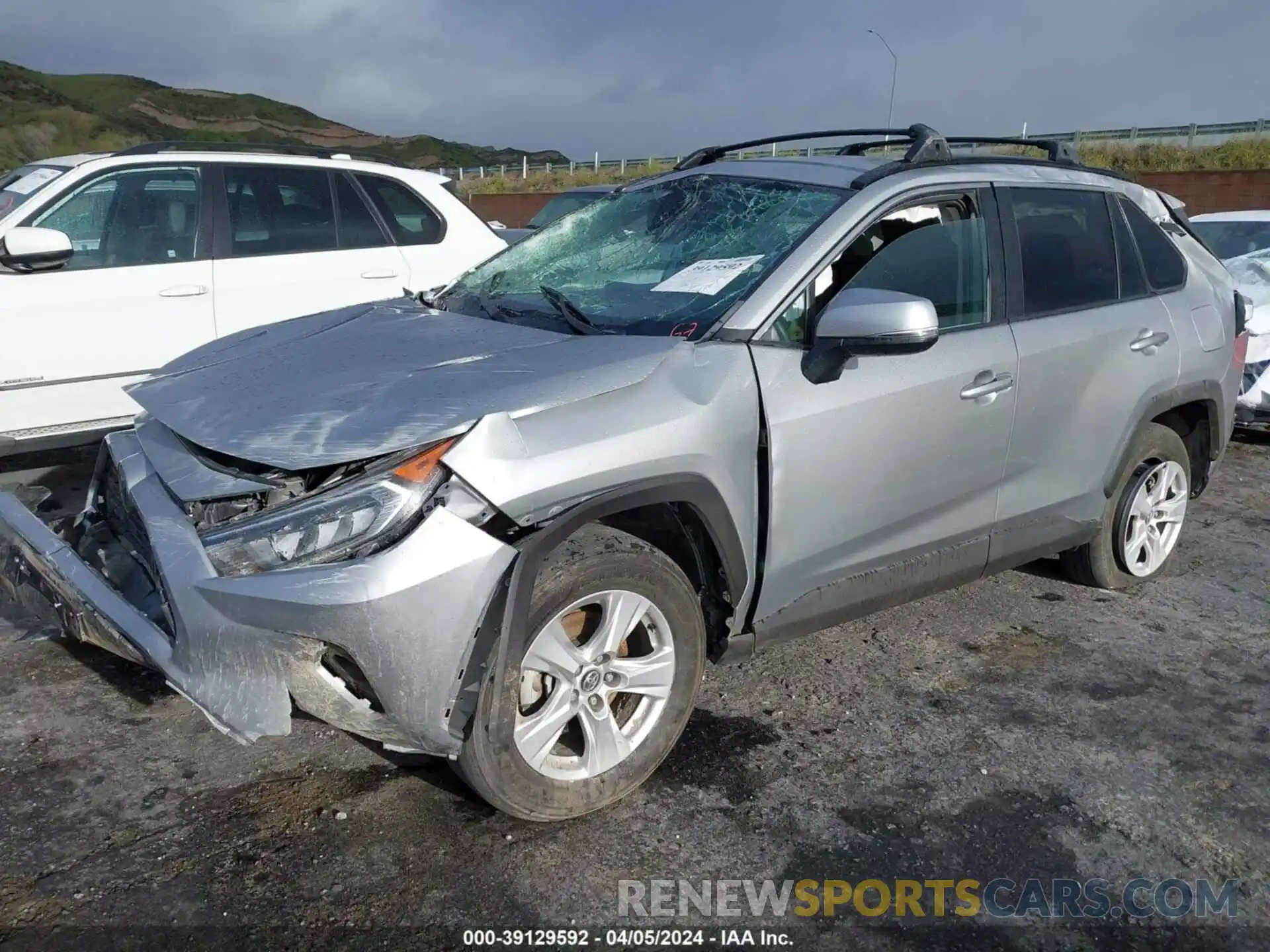 2 Photograph of a damaged car 2T3W1RFV6LW072786 TOYOTA RAV4 2020