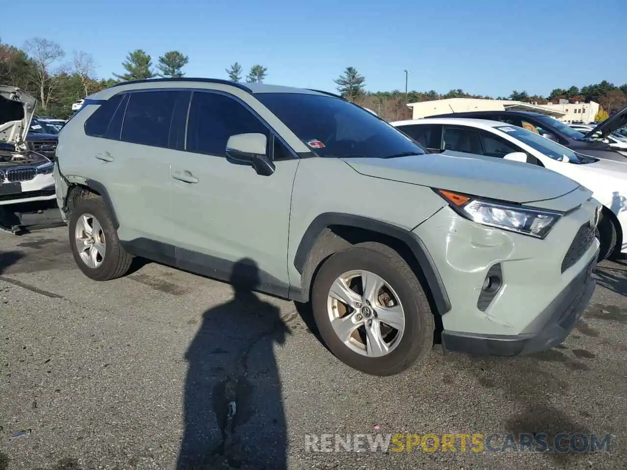 4 Photograph of a damaged car 2T3W1RFV6LW079771 TOYOTA RAV4 2020