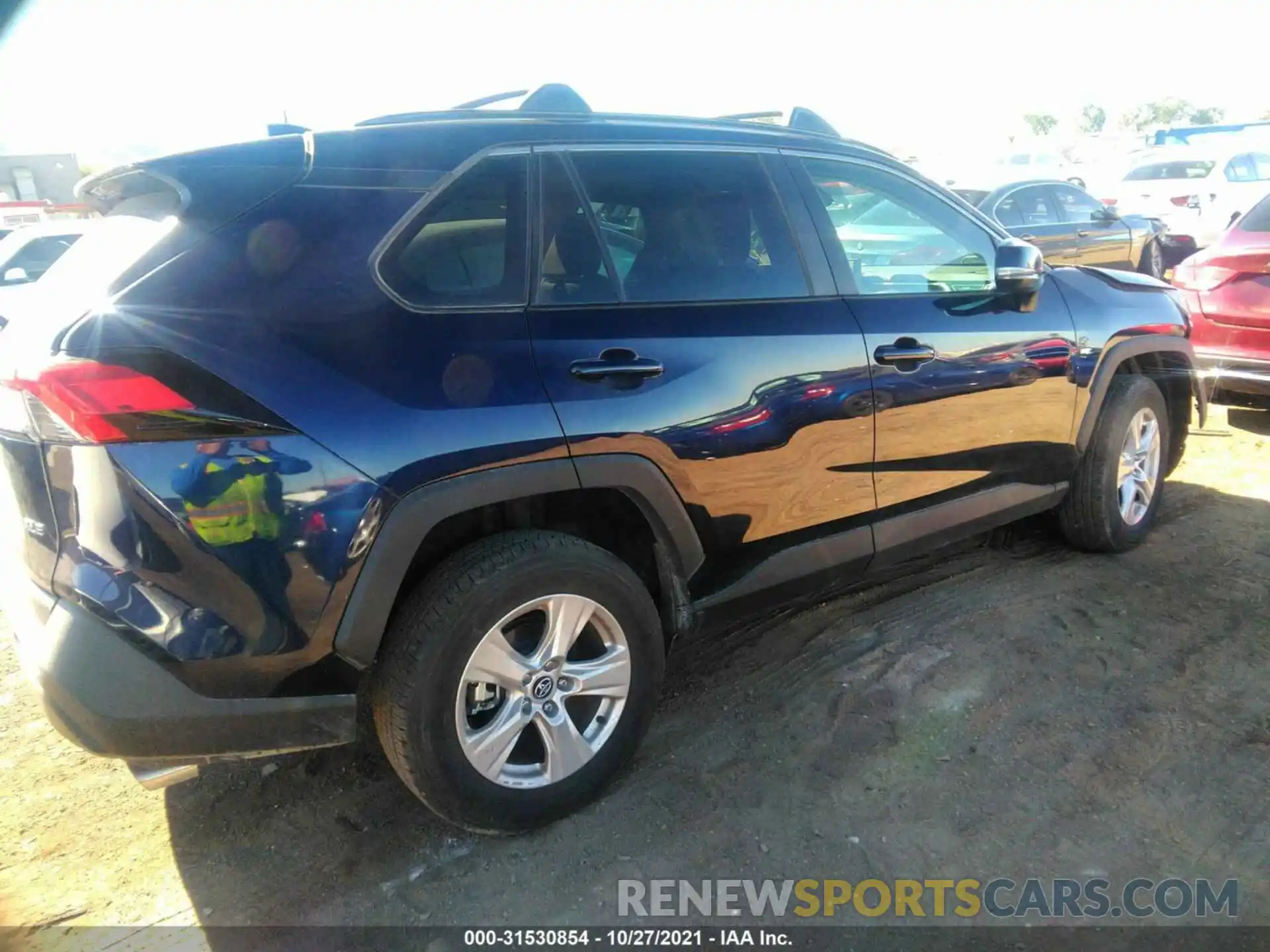 4 Photograph of a damaged car 2T3W1RFV6LW081133 TOYOTA RAV4 2020