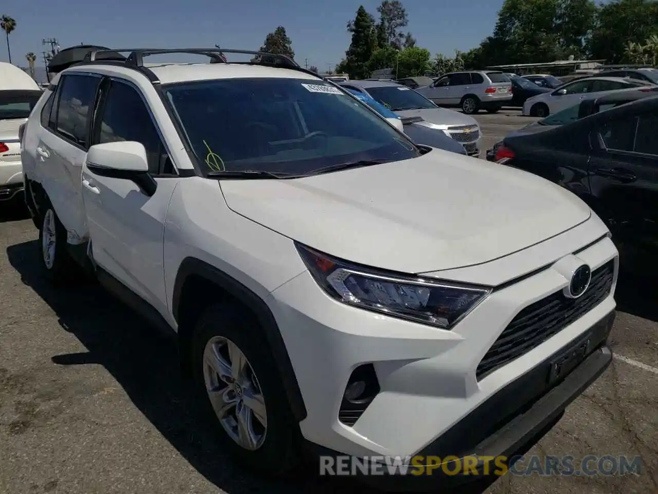 1 Photograph of a damaged car 2T3W1RFV6LW086686 TOYOTA RAV4 2020