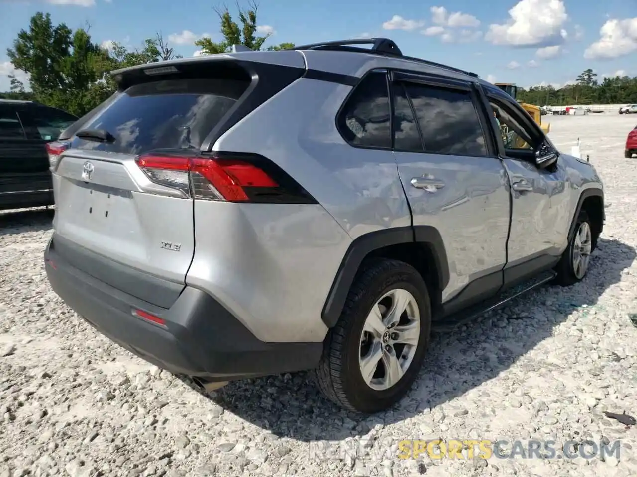 4 Photograph of a damaged car 2T3W1RFV6LW095713 TOYOTA RAV4 2020