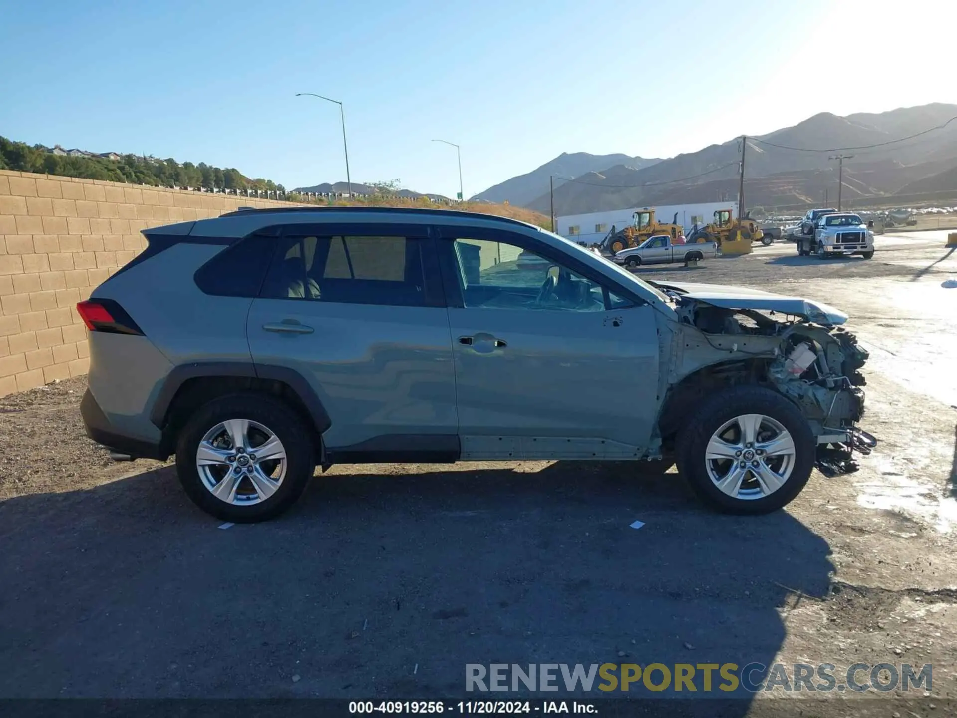 14 Photograph of a damaged car 2T3W1RFV7LC045954 TOYOTA RAV4 2020