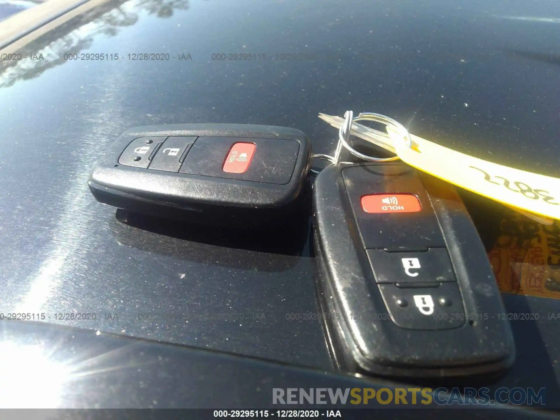 11 Photograph of a damaged car 2T3W1RFV7LC055724 TOYOTA RAV4 2020