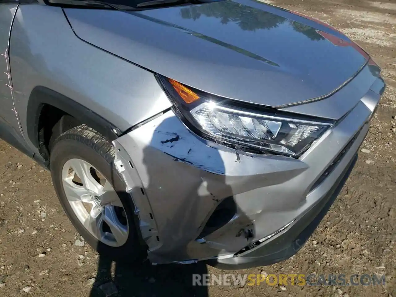 9 Photograph of a damaged car 2T3W1RFV7LC059742 TOYOTA RAV4 2020