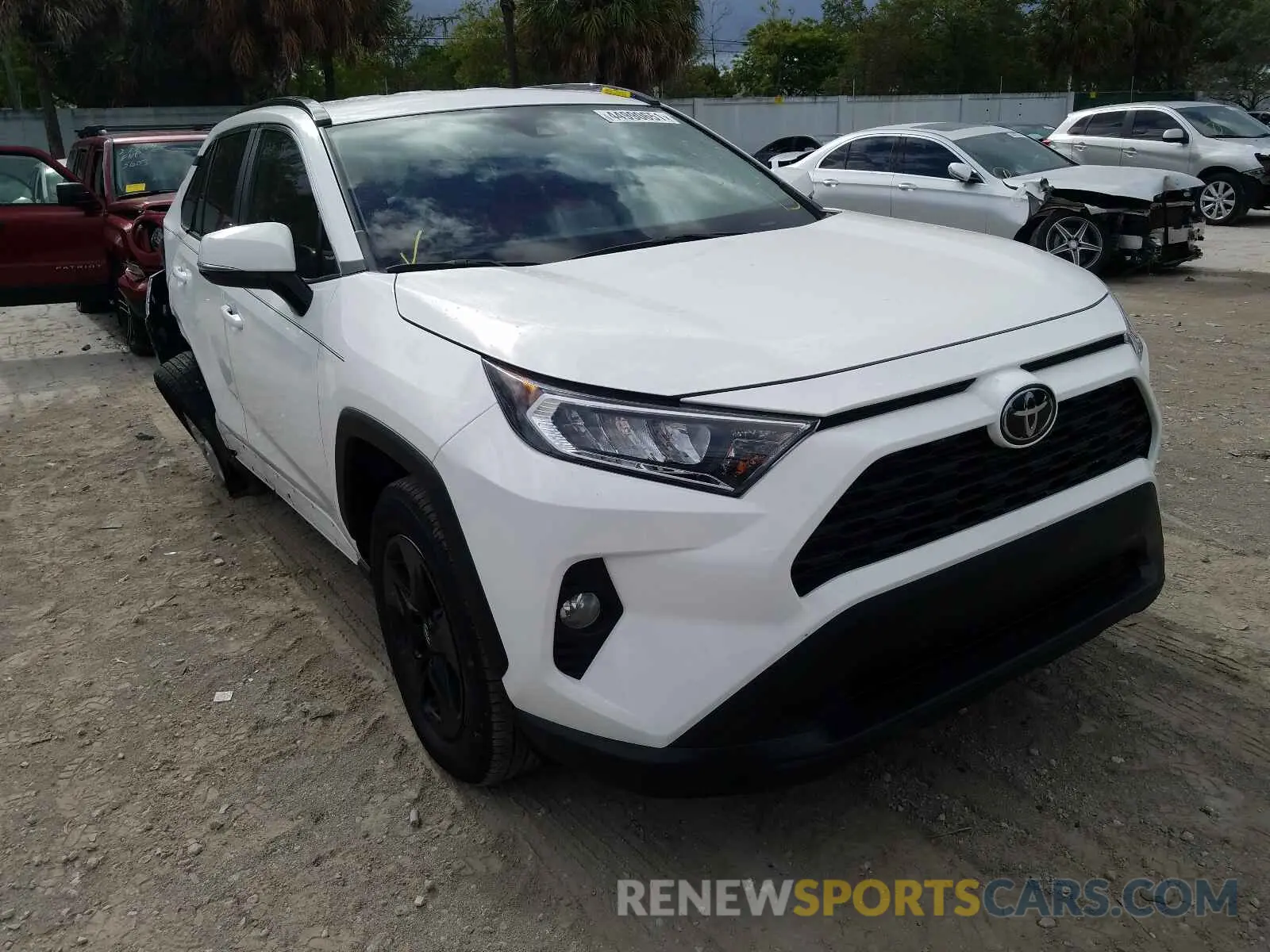 1 Photograph of a damaged car 2T3W1RFV7LW059870 TOYOTA RAV4 2020
