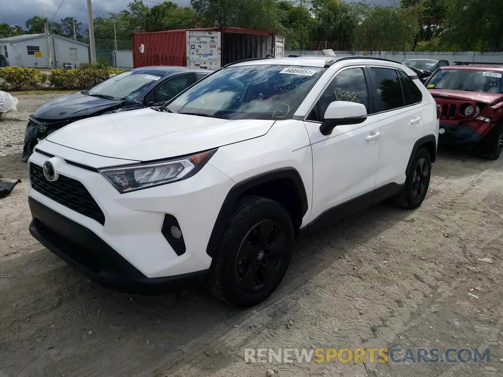 2 Photograph of a damaged car 2T3W1RFV7LW059870 TOYOTA RAV4 2020