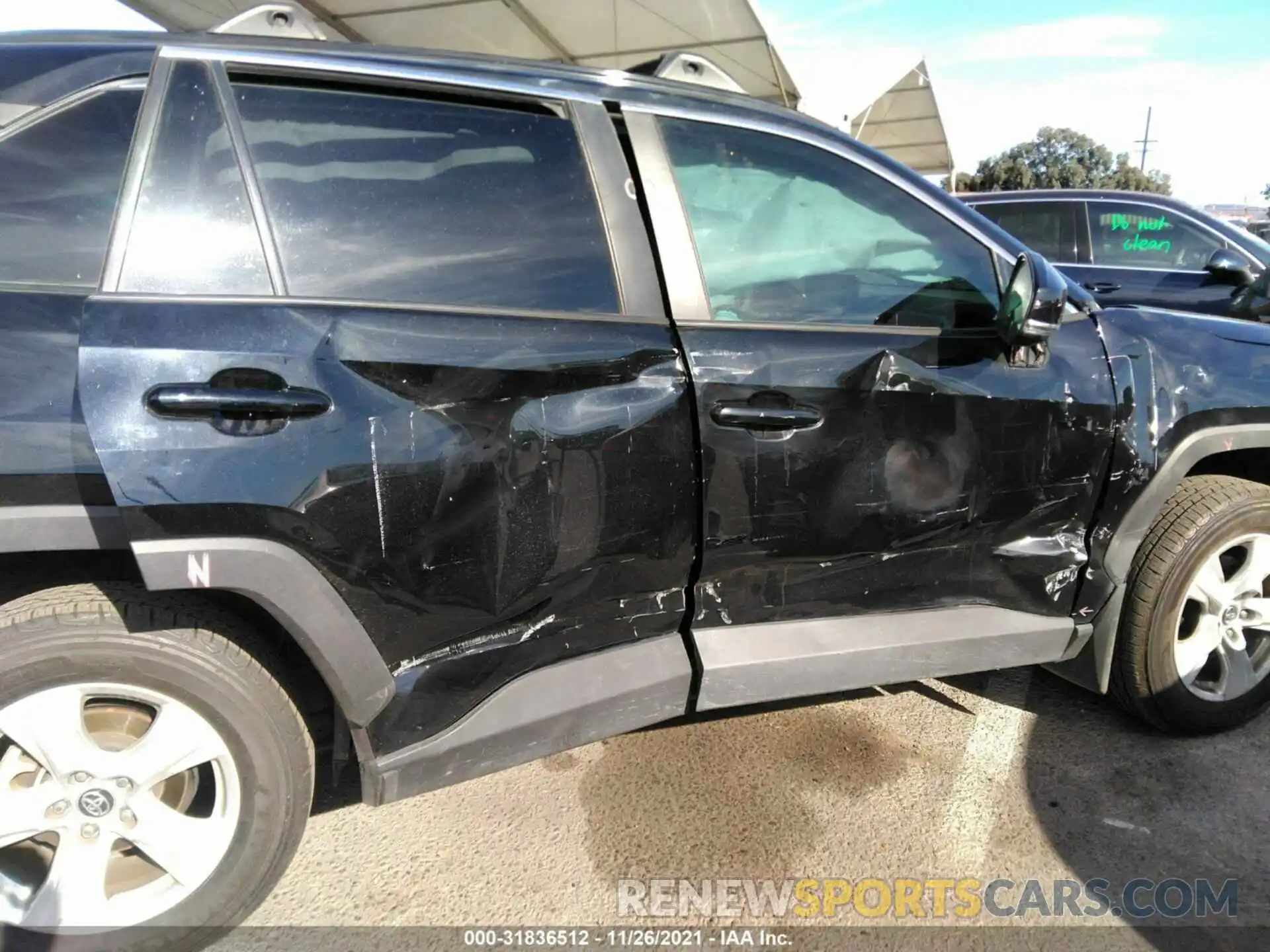 6 Photograph of a damaged car 2T3W1RFV7LW069363 TOYOTA RAV4 2020