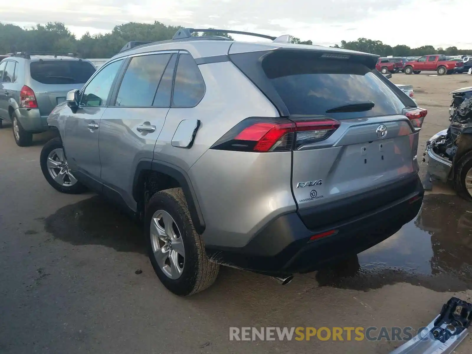 3 Photograph of a damaged car 2T3W1RFV7LW081531 TOYOTA RAV4 2020