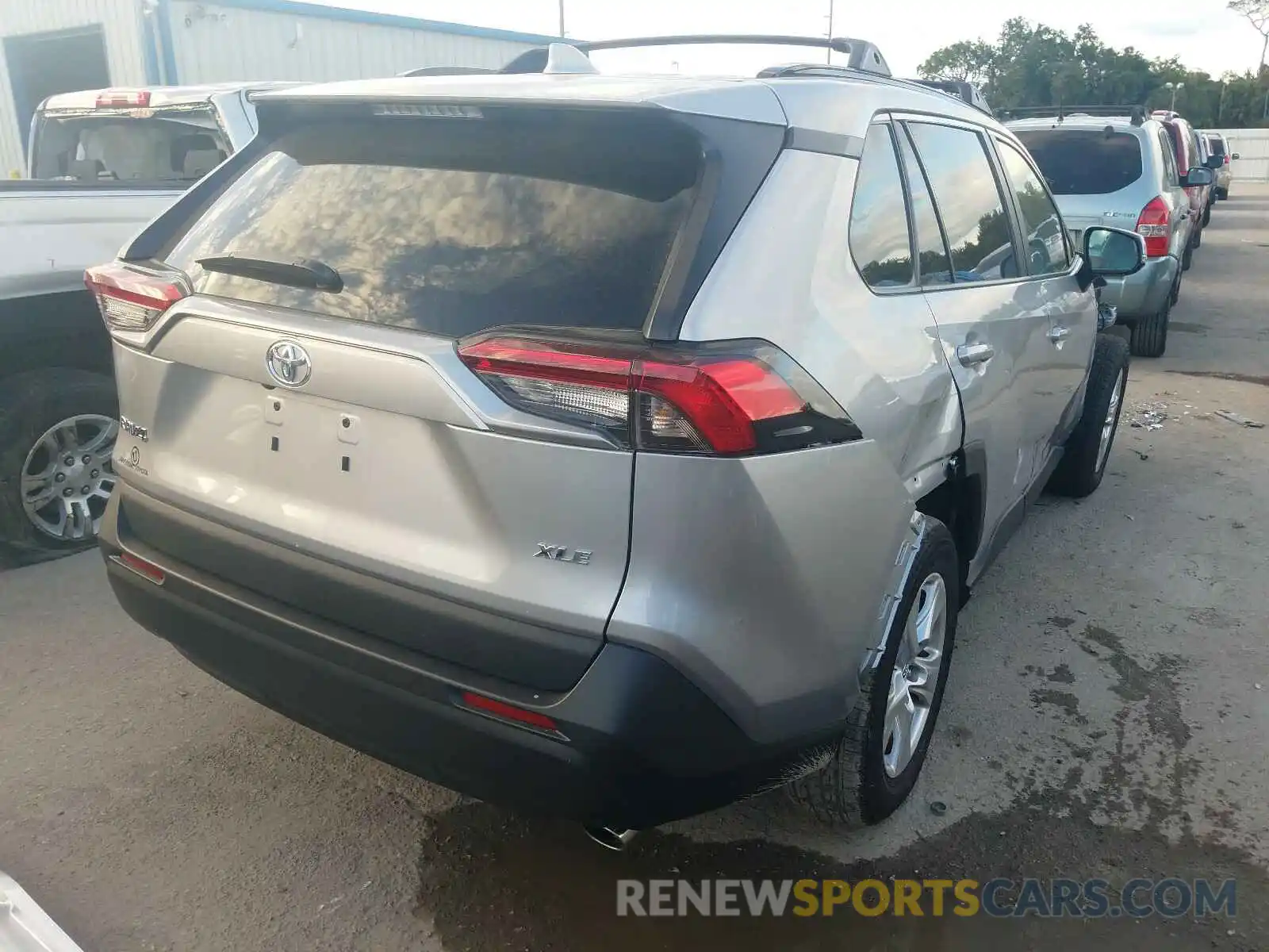 4 Photograph of a damaged car 2T3W1RFV7LW081531 TOYOTA RAV4 2020