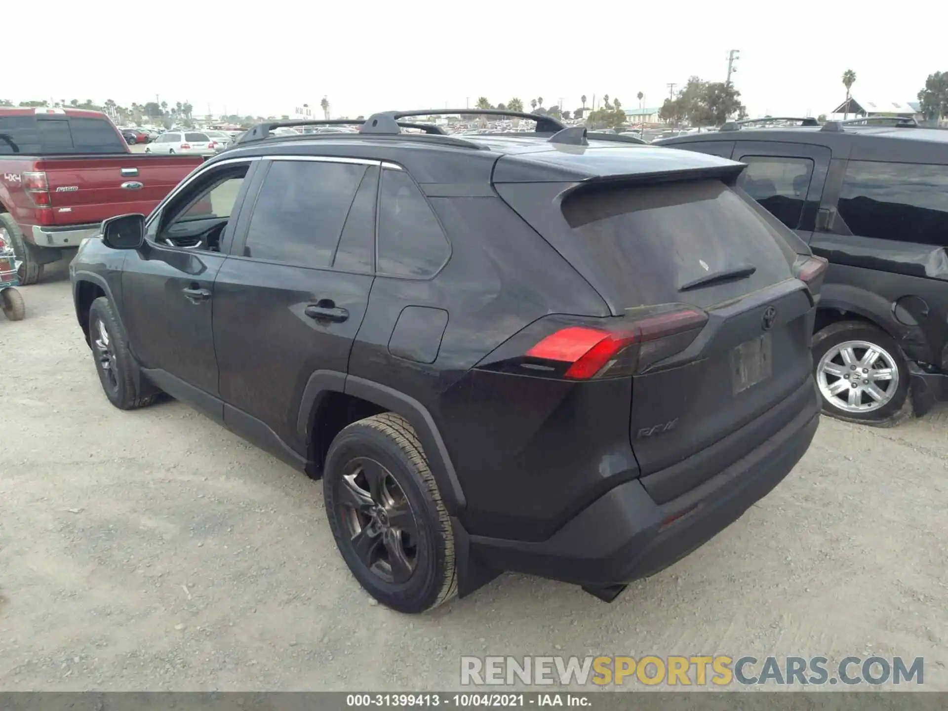 6 Photograph of a damaged car 2T3W1RFV7LW101745 TOYOTA RAV4 2020