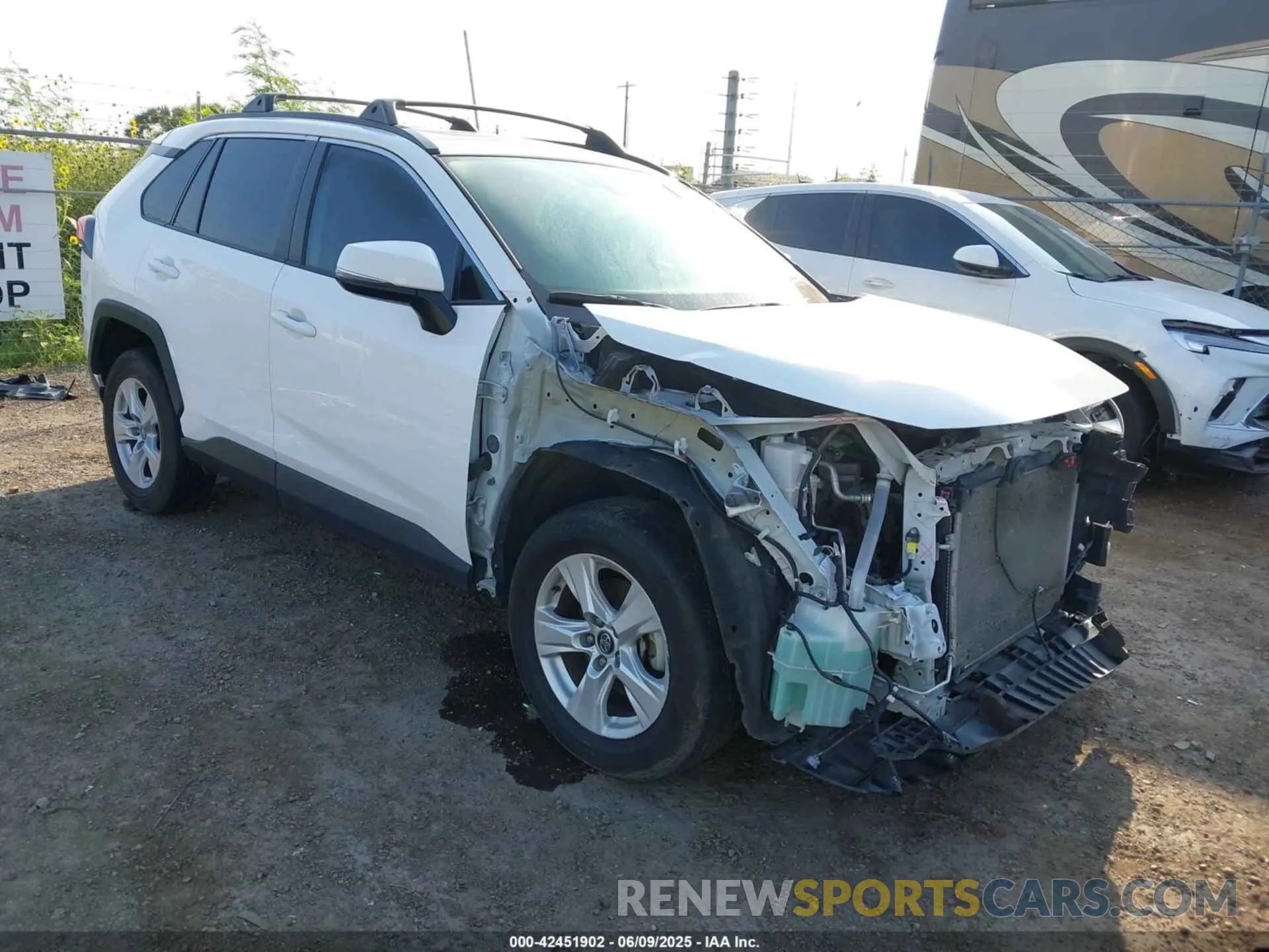 1 Photograph of a damaged car 2T3W1RFV8LC045154 TOYOTA RAV4 2020