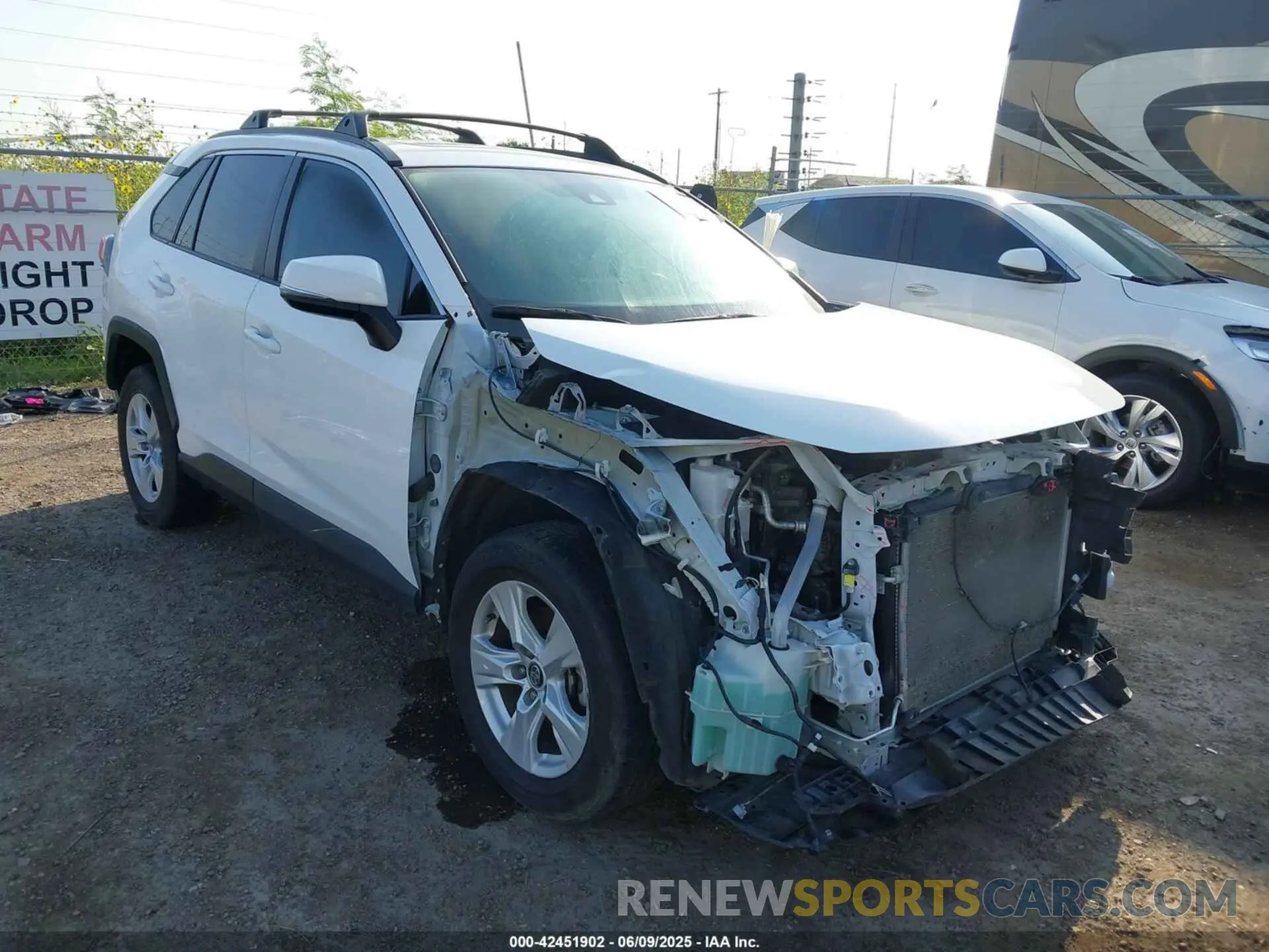 6 Photograph of a damaged car 2T3W1RFV8LC045154 TOYOTA RAV4 2020
