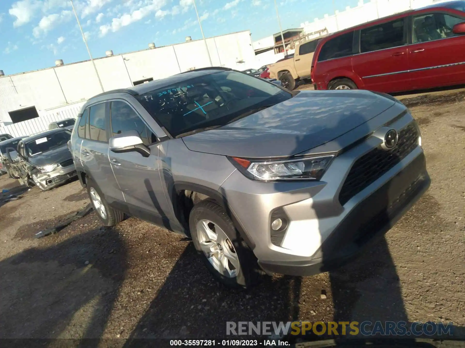 1 Photograph of a damaged car 2T3W1RFV8LC046191 TOYOTA RAV4 2020