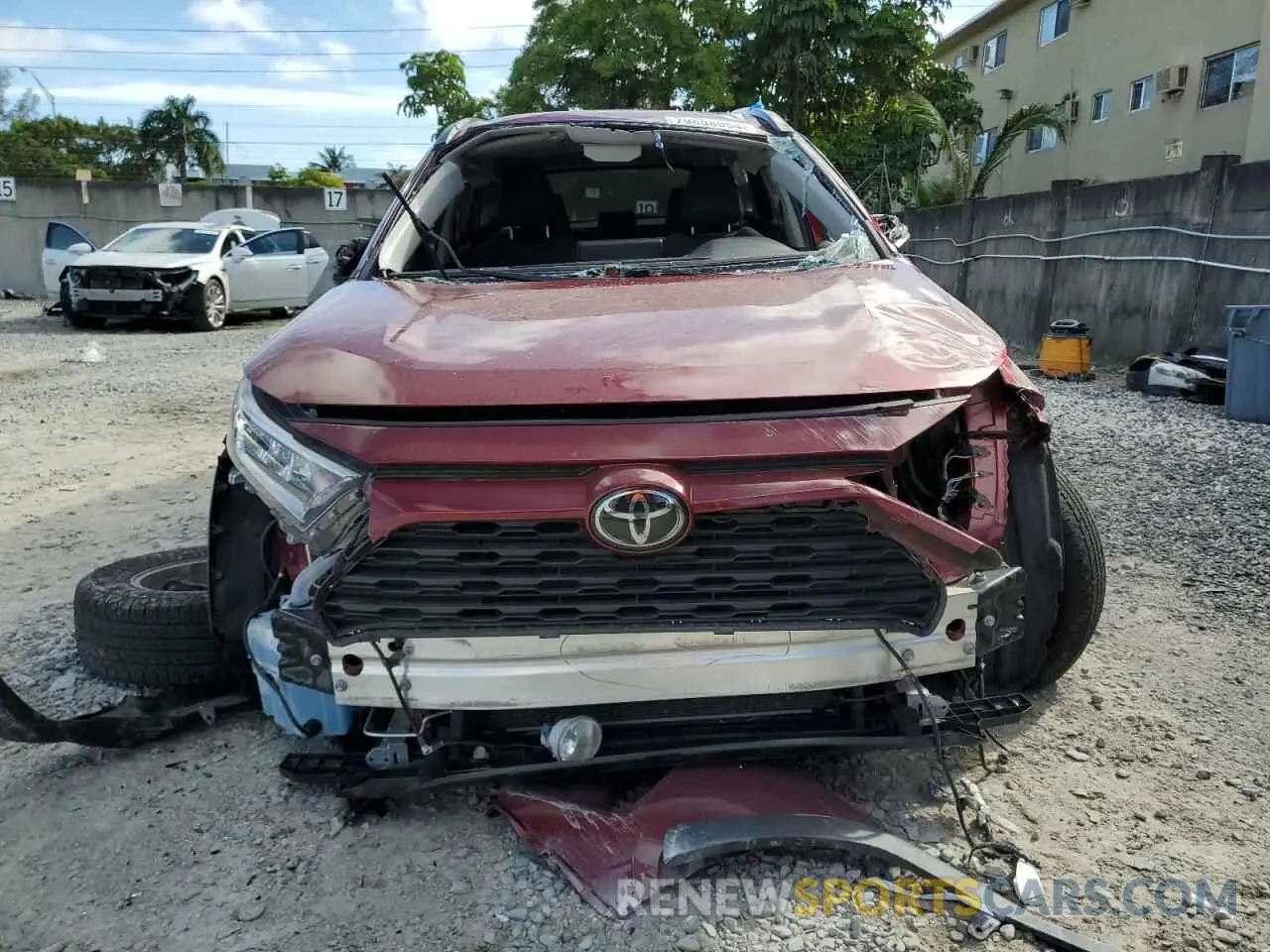5 Photograph of a damaged car 2T3W1RFV8LC050483 TOYOTA RAV4 2020