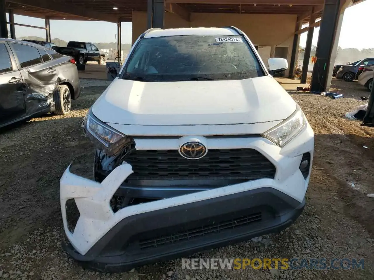 5 Photograph of a damaged car 2T3W1RFV8LC053156 TOYOTA RAV4 2020