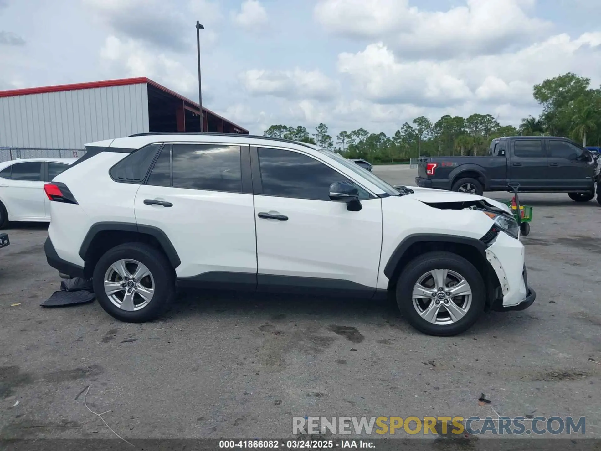 13 Photograph of a damaged car 2T3W1RFV8LC053206 TOYOTA RAV4 2020