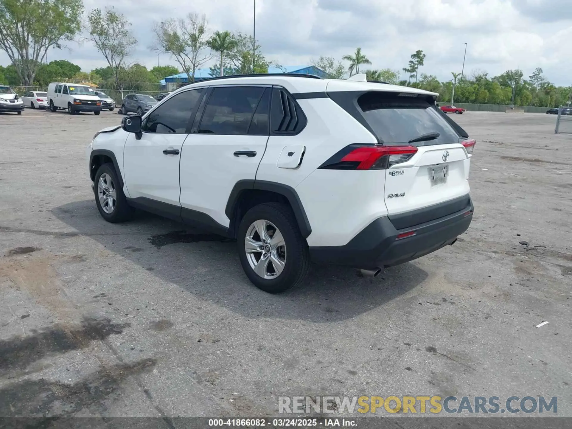 3 Photograph of a damaged car 2T3W1RFV8LC053206 TOYOTA RAV4 2020