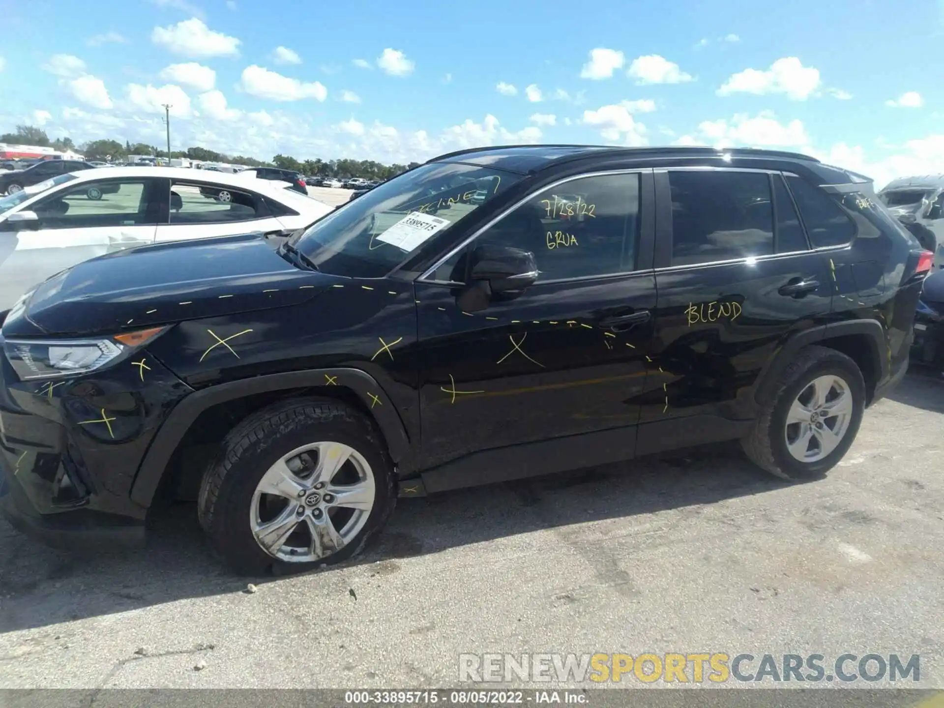 6 Photograph of a damaged car 2T3W1RFV8LC053755 TOYOTA RAV4 2020