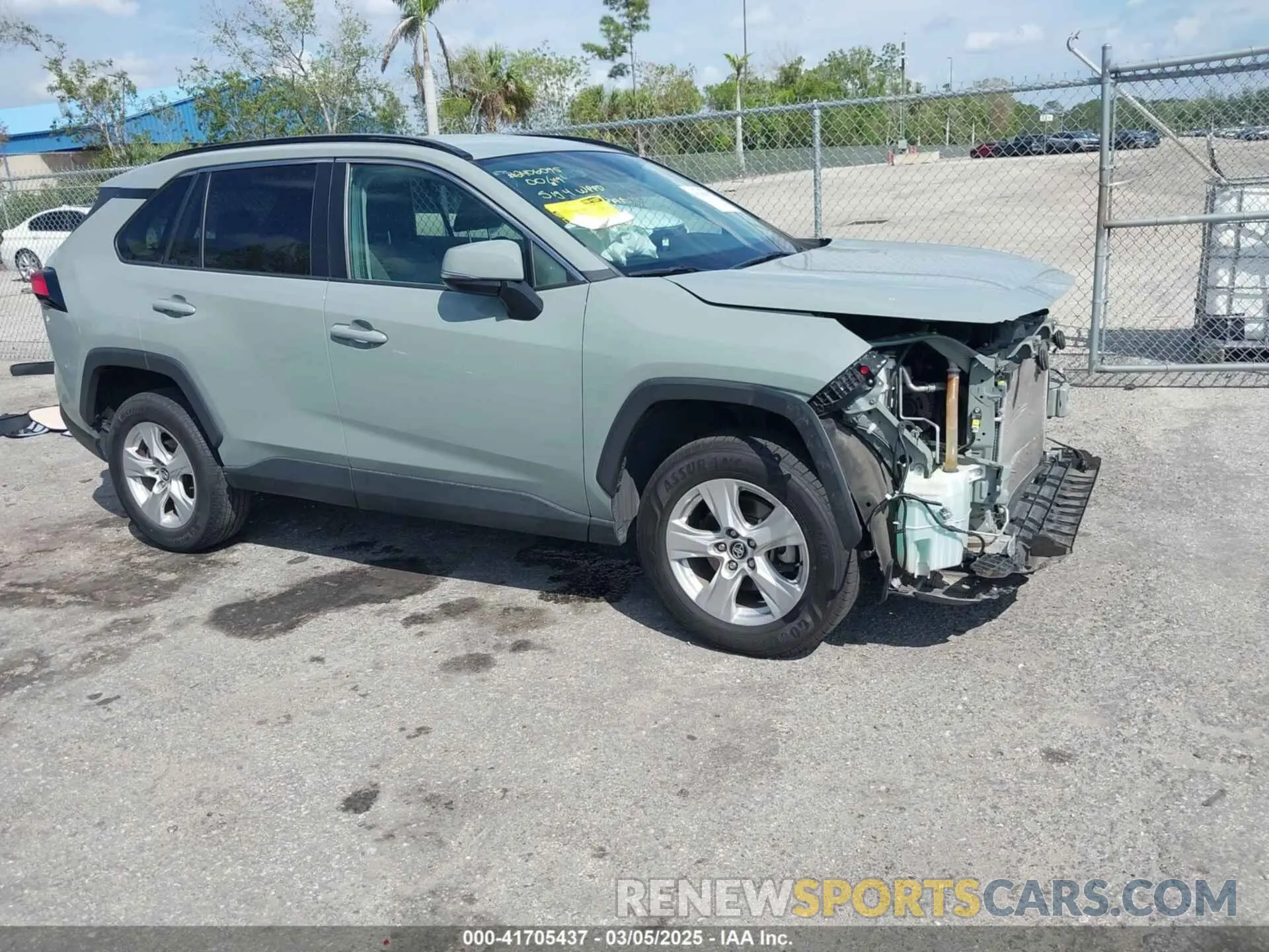 1 Photograph of a damaged car 2T3W1RFV8LC058714 TOYOTA RAV4 2020
