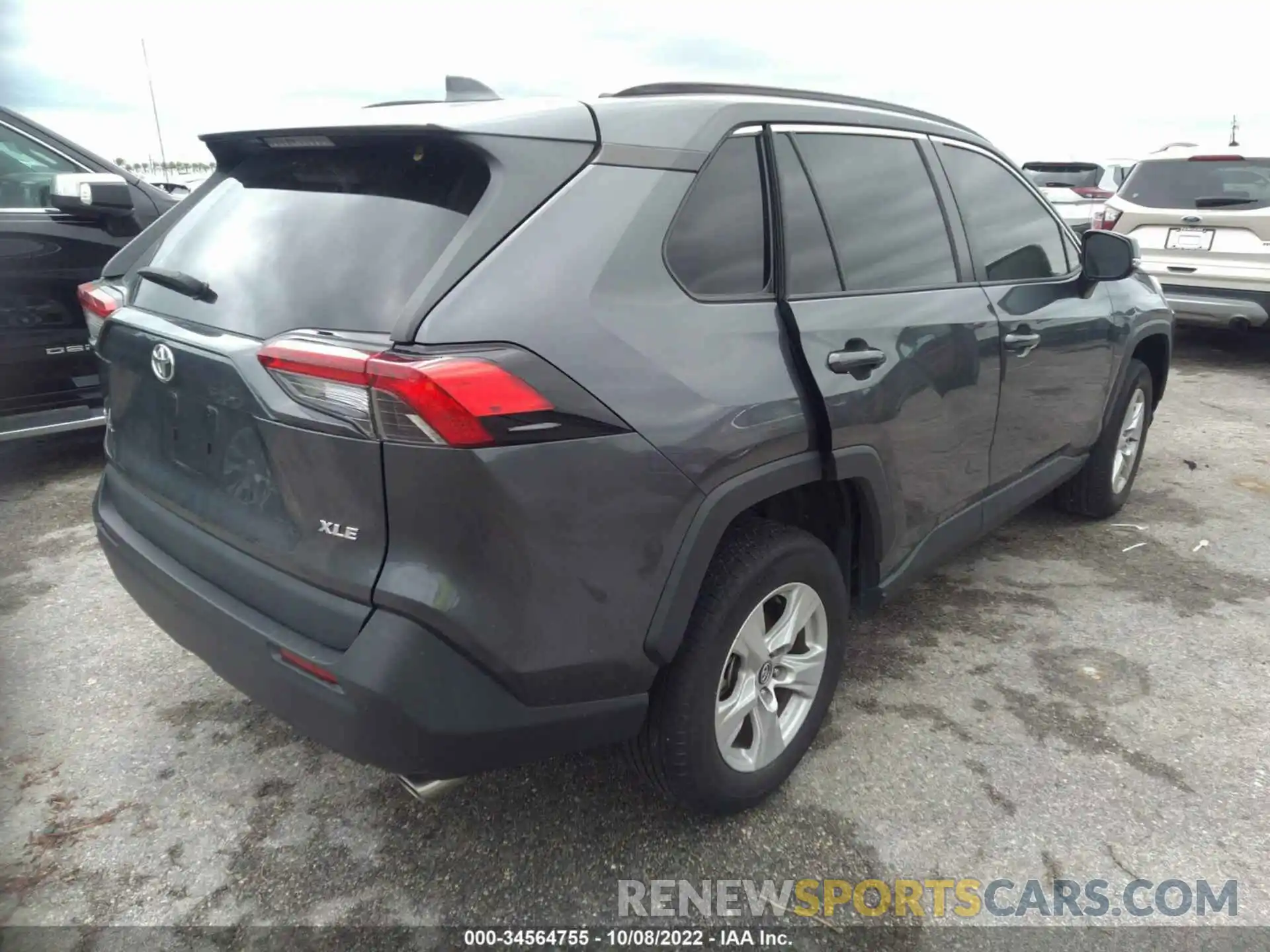 4 Photograph of a damaged car 2T3W1RFV8LC071592 TOYOTA RAV4 2020