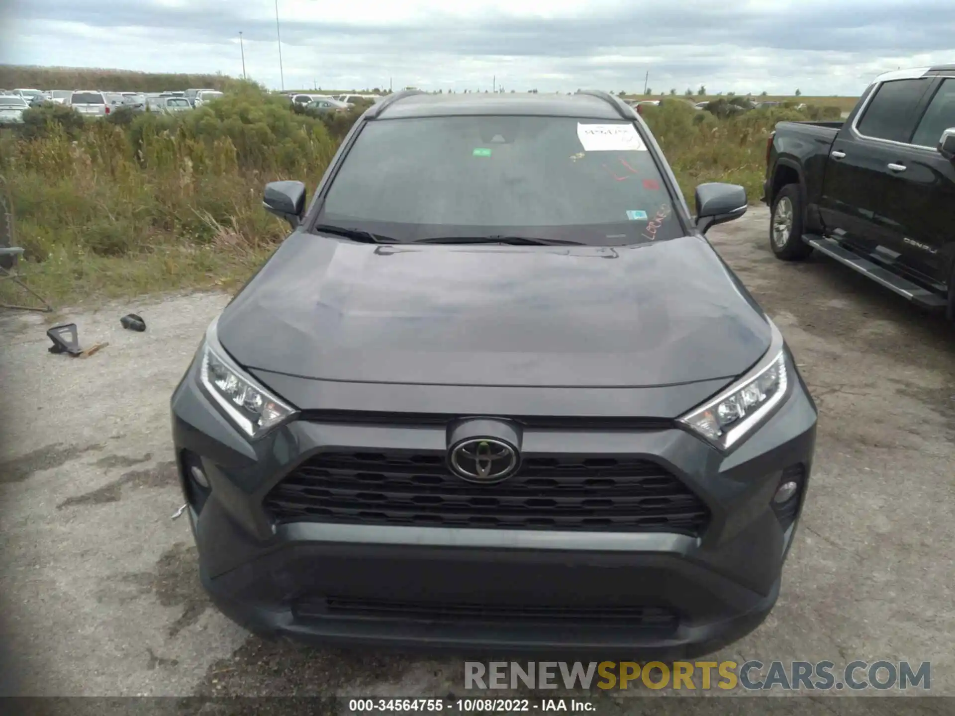 6 Photograph of a damaged car 2T3W1RFV8LC071592 TOYOTA RAV4 2020