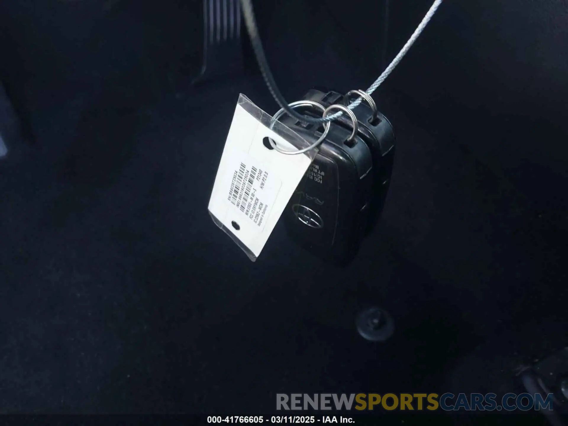 11 Photograph of a damaged car 2T3W1RFV8LC082818 TOYOTA RAV4 2020
